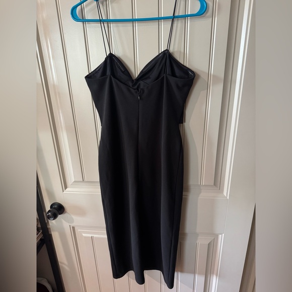 3/for $12 🍒 - *Like New* SEXY Black Spaghetti Strap Slip Dress (Size Medium) 🖤 - Picture 7 of 9